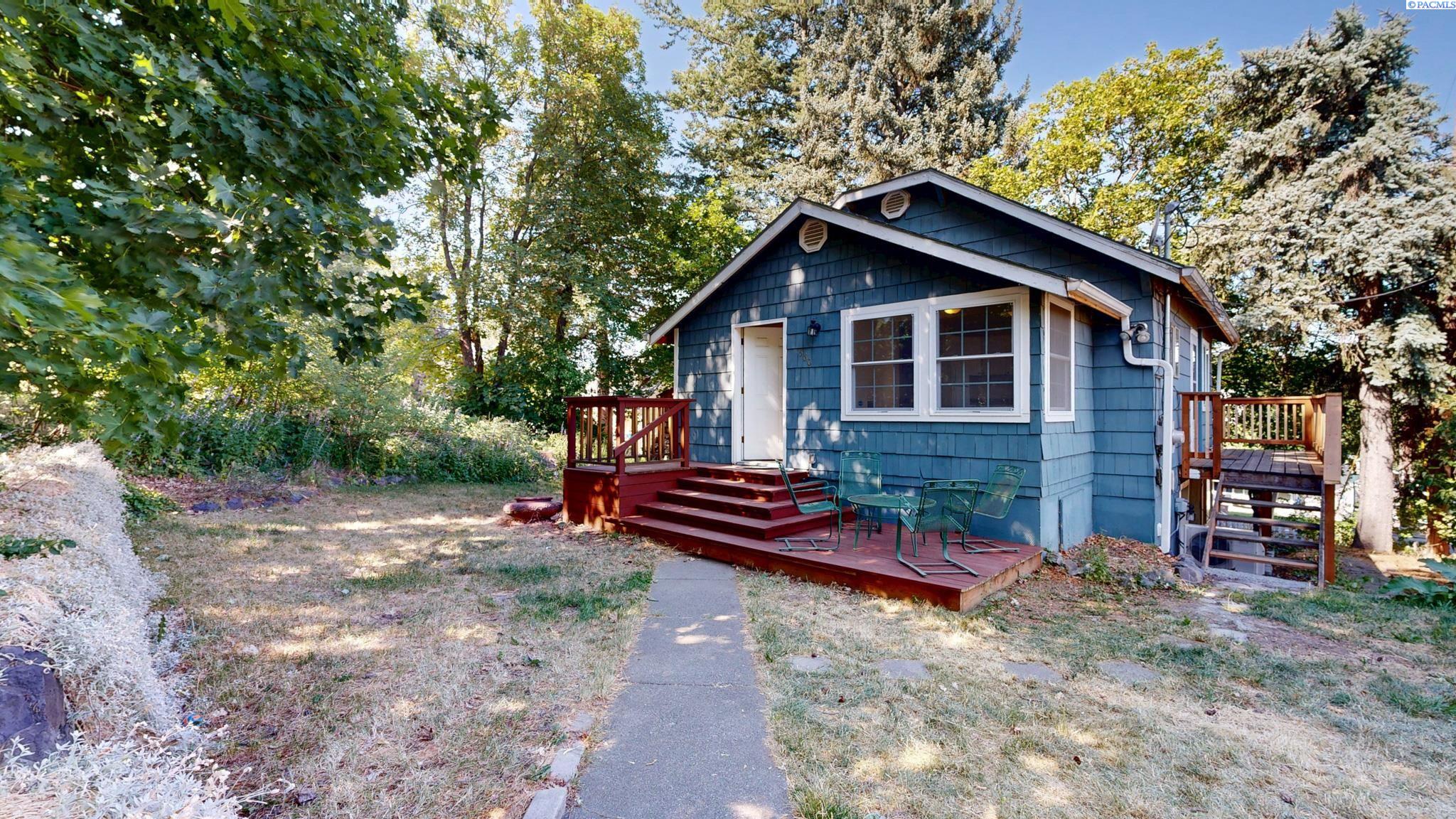 560 SE Taylor St.