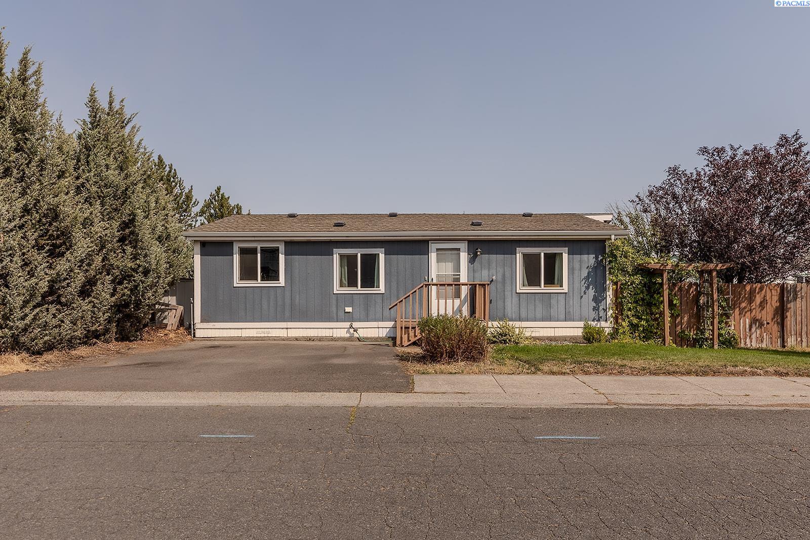 260 NW Golden Hills Dr #7