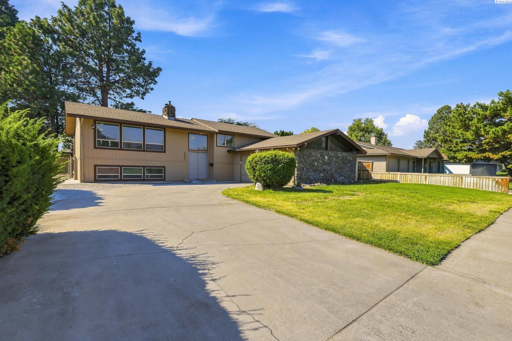 2505 W Grand Ronde Pl