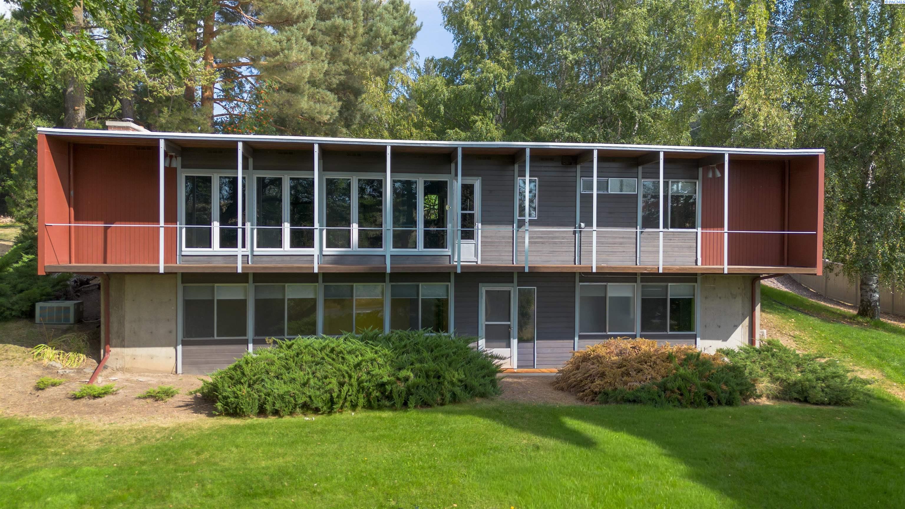 1770 SW View Dr