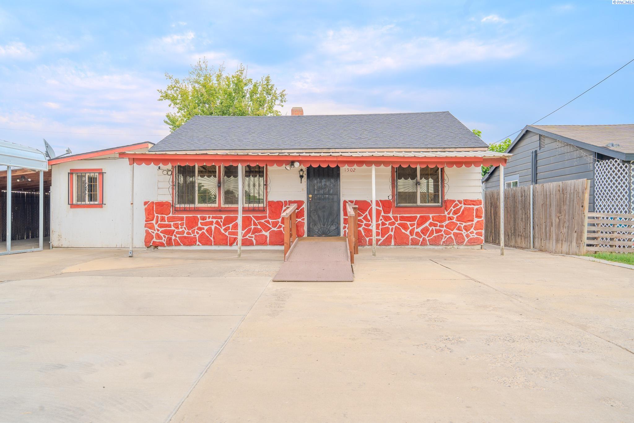 1502 Sunnyside Mabton Rd