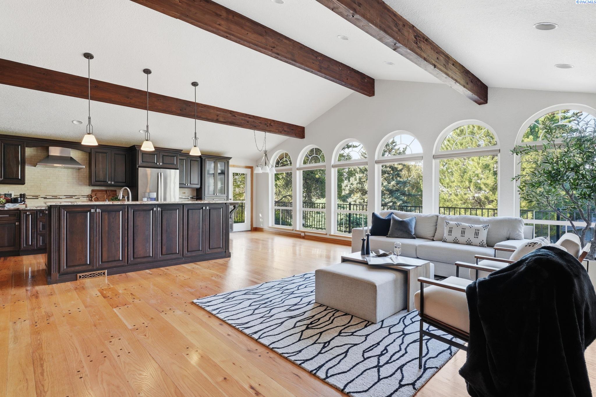 213 Hillview Dr.