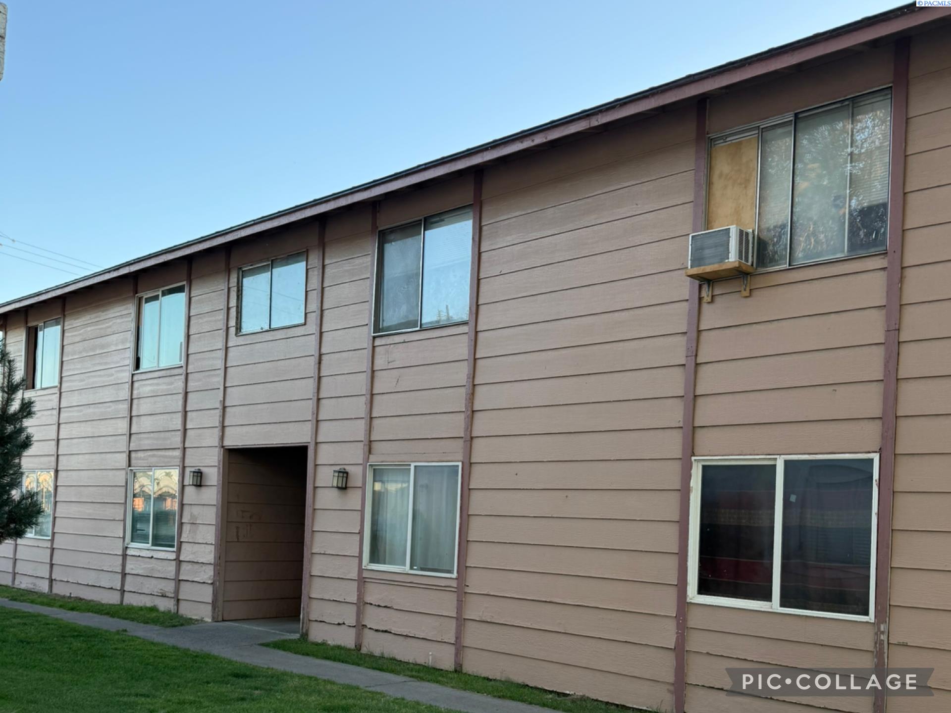 1530 W Clark ST