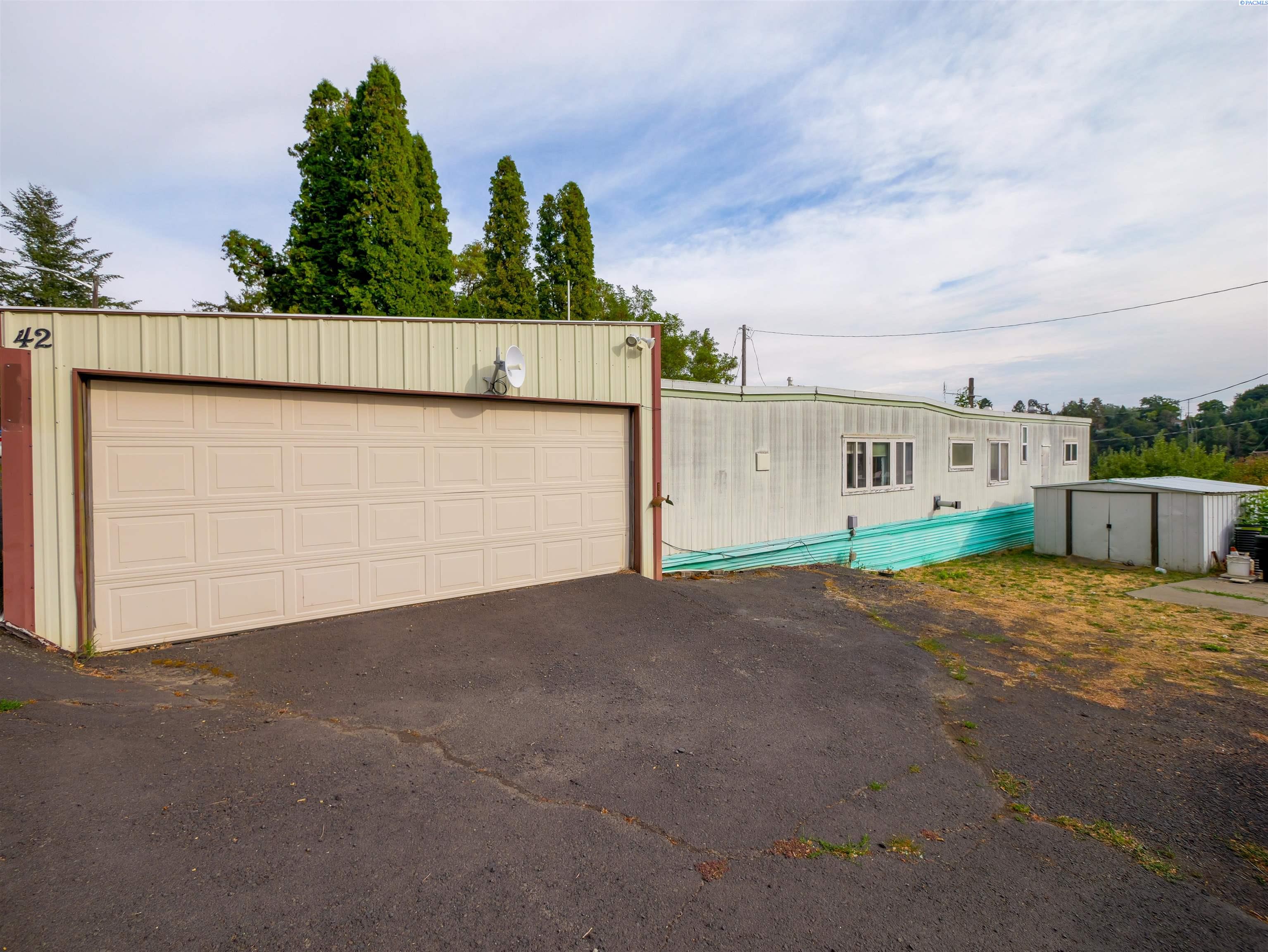 605 NW Fisk St #42