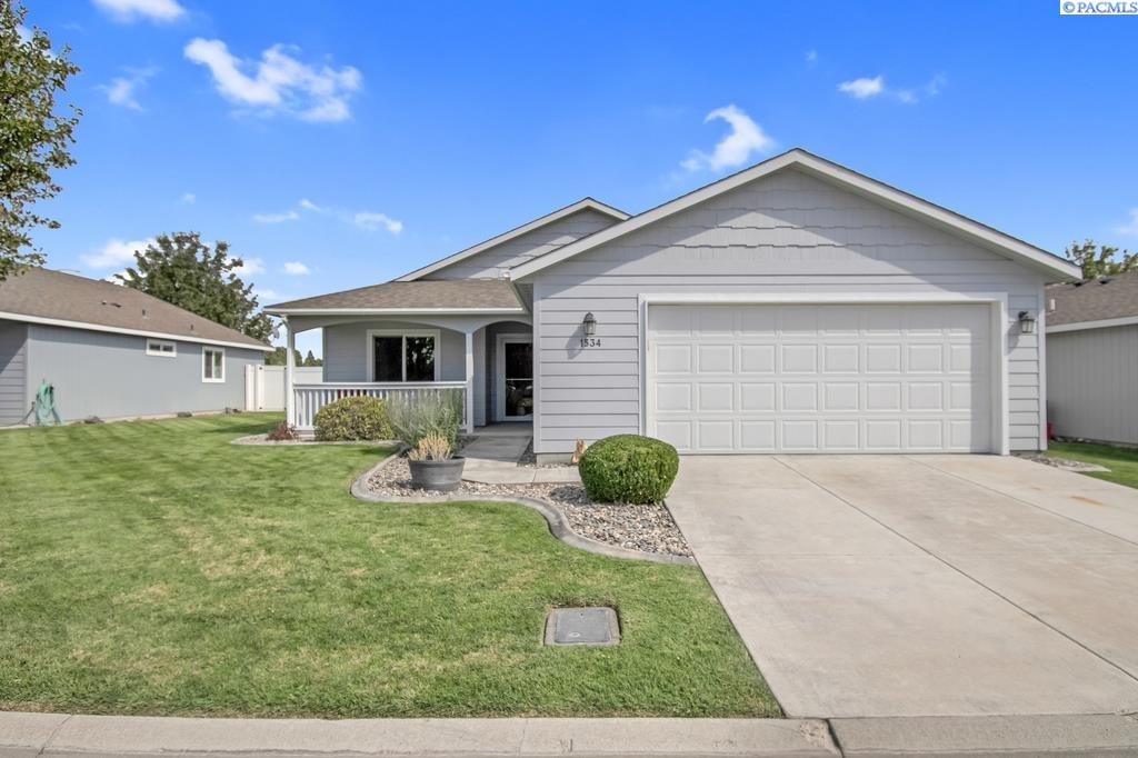 1534 Larkspur Dr