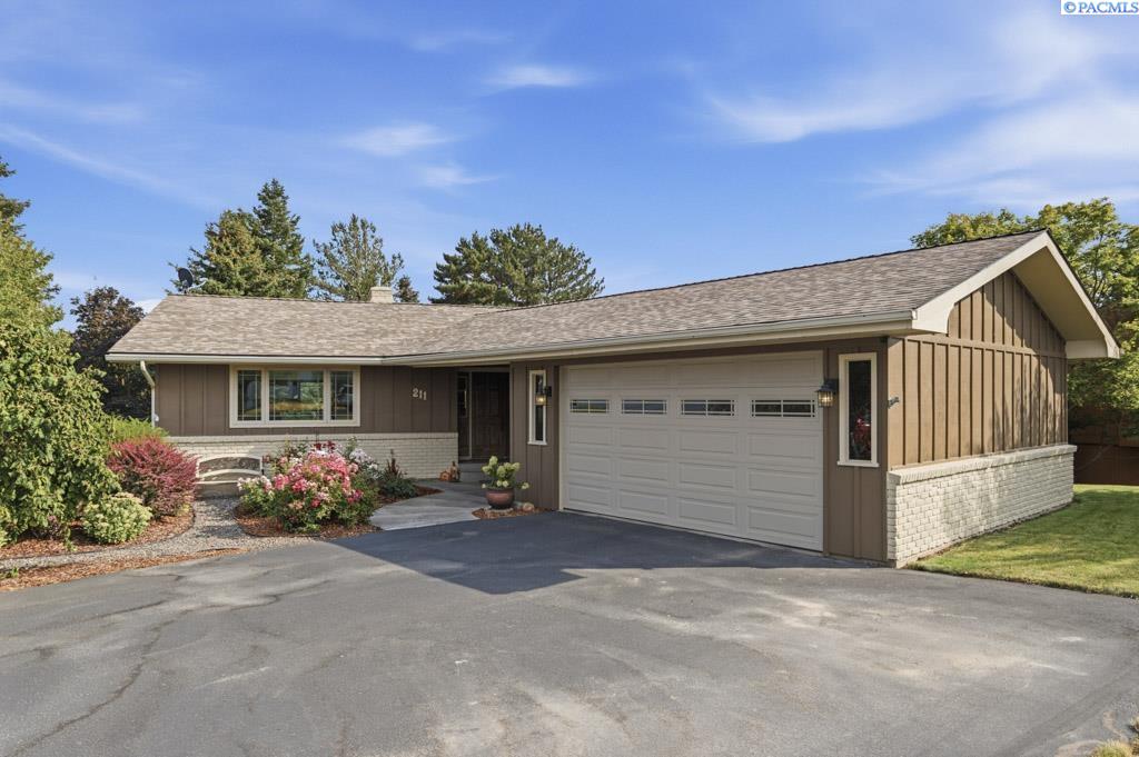 211 NW Sunrise Drive