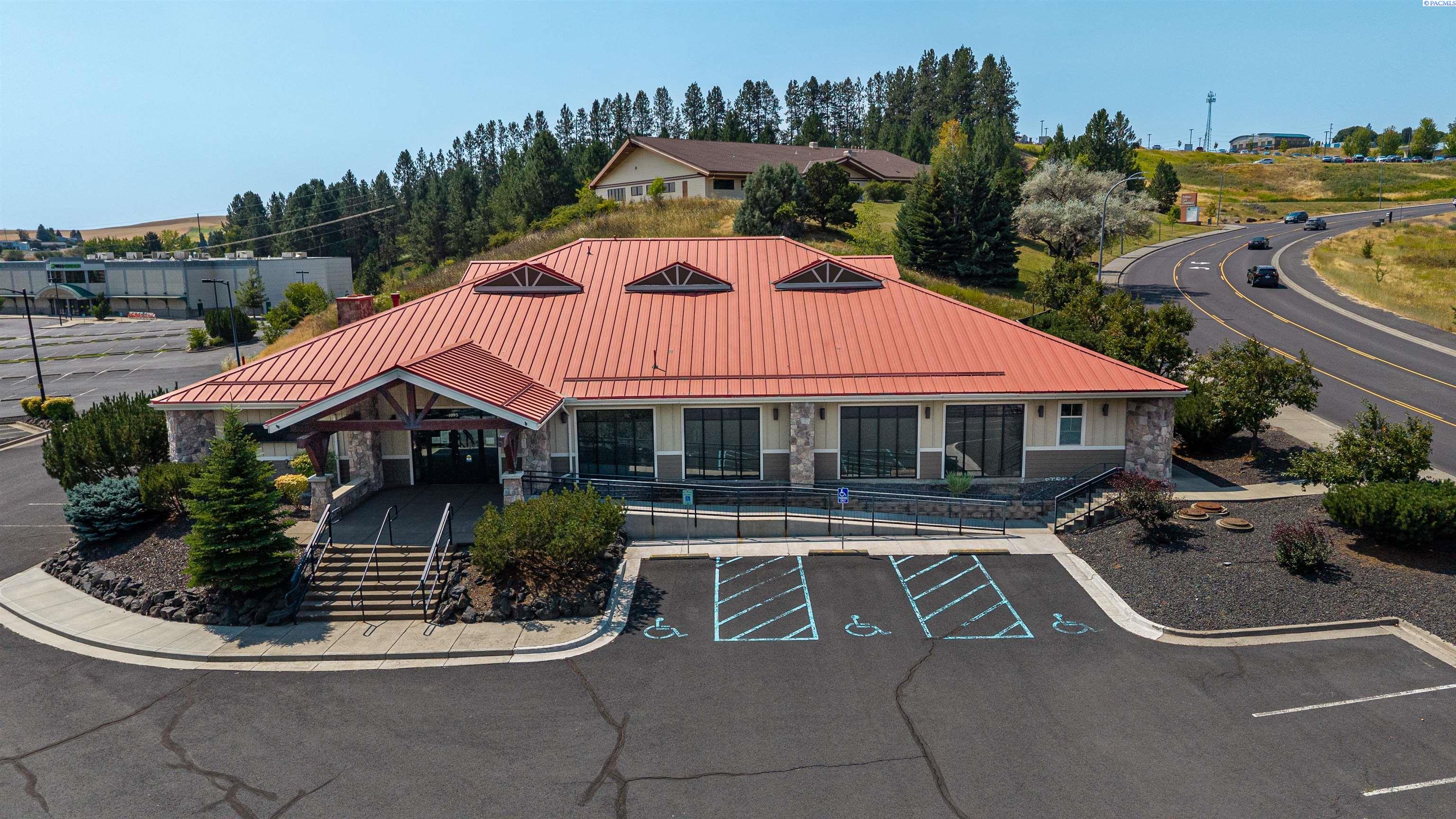 1095 SE Bishop BLVD