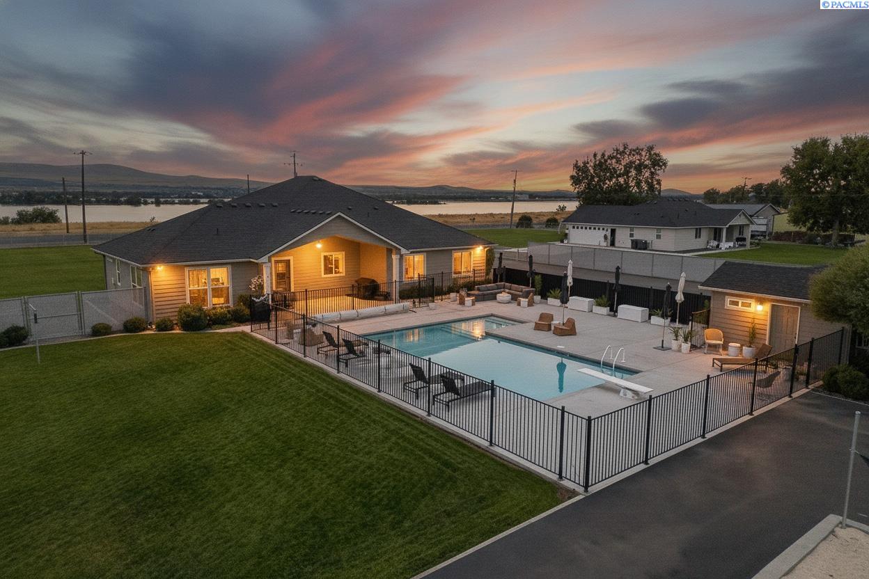 2477 Hanson Loop