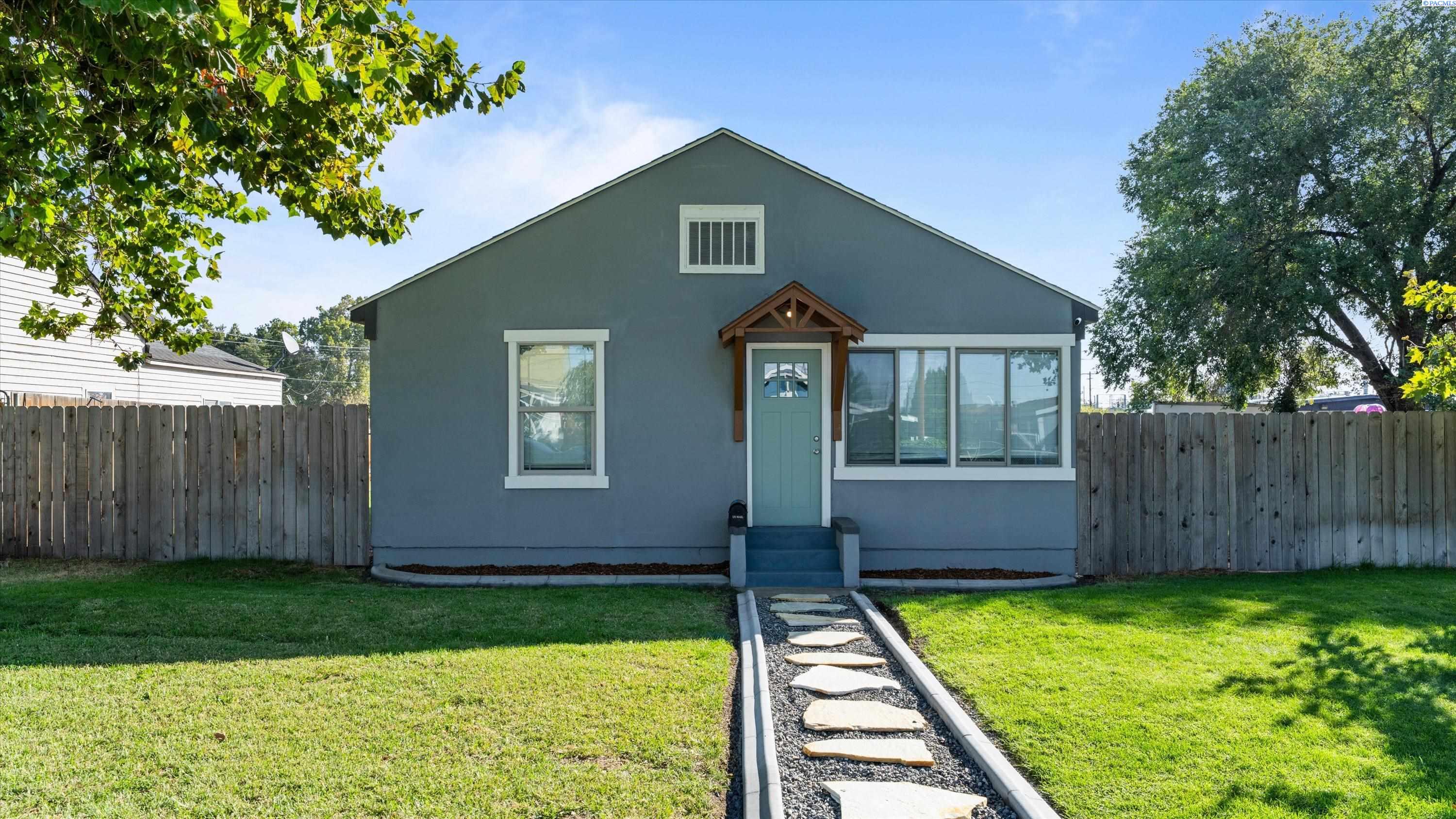 215 N 12th Ave