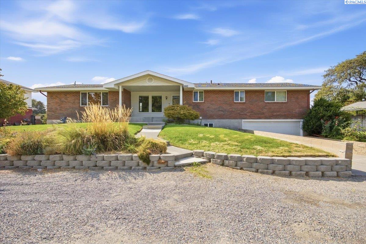 2610 S Fruitland