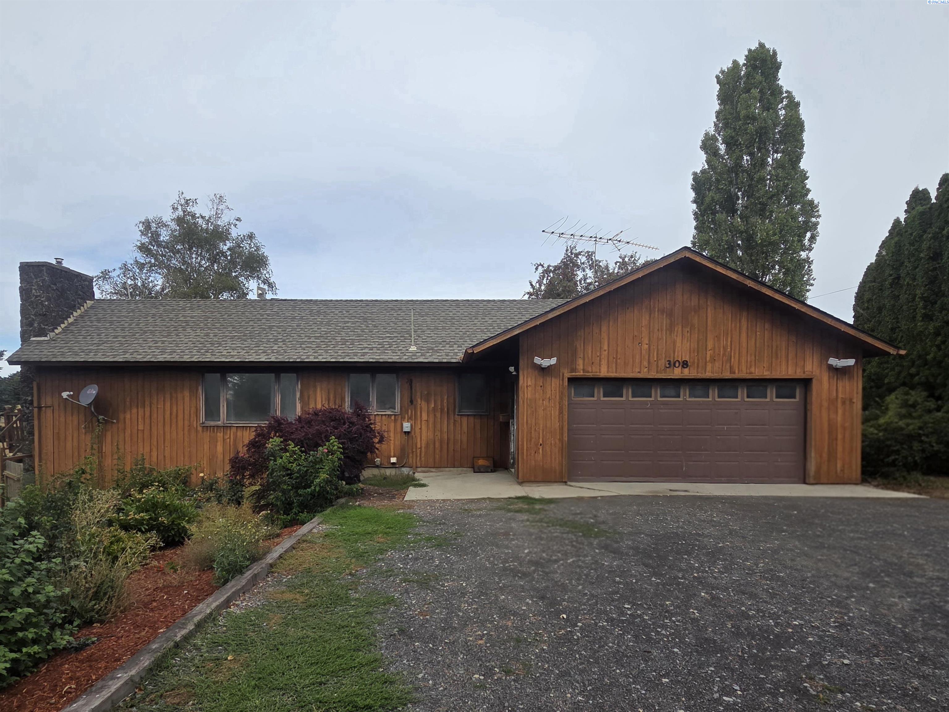 308 N Roberts