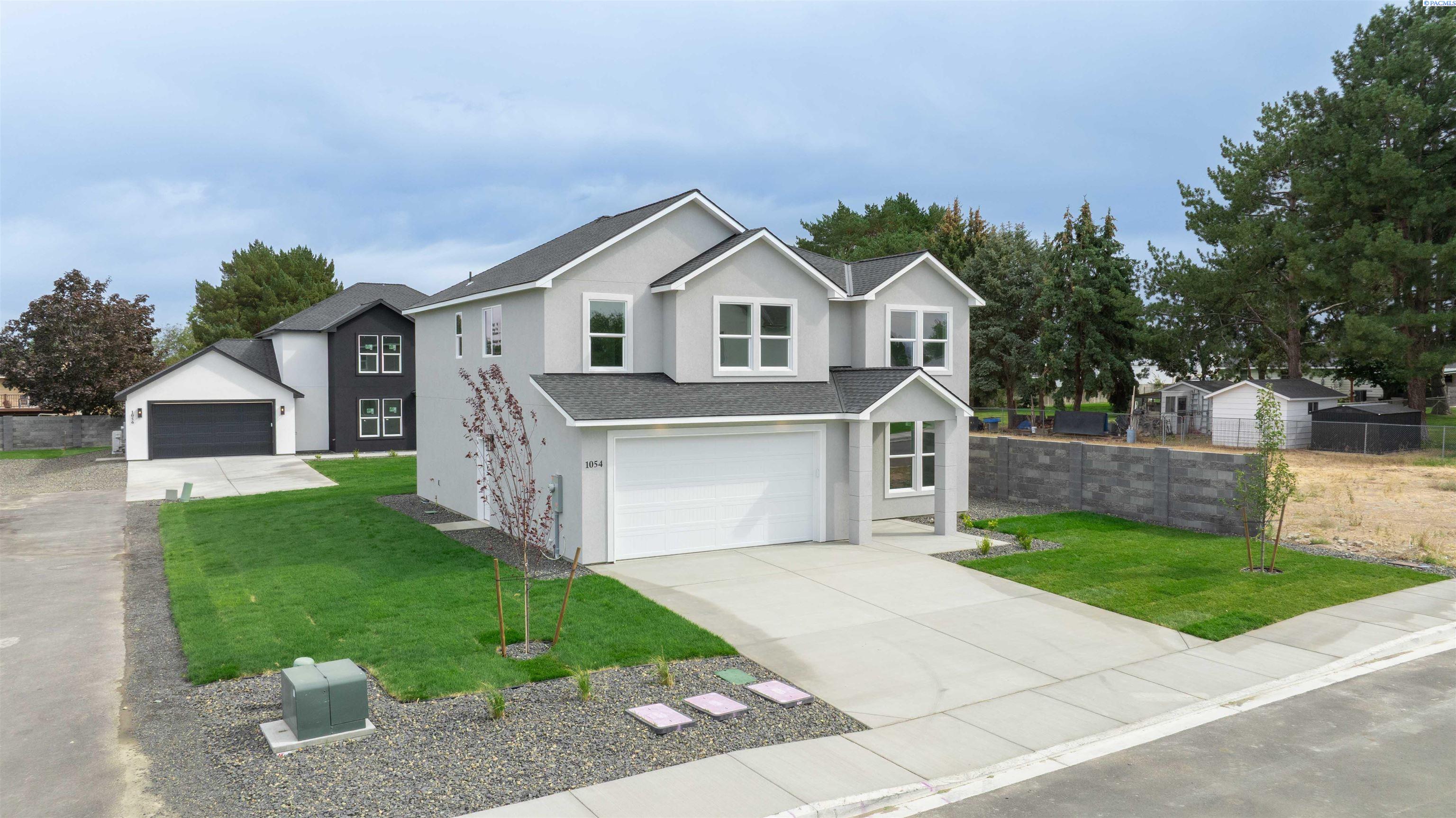 1054 N Grant Place