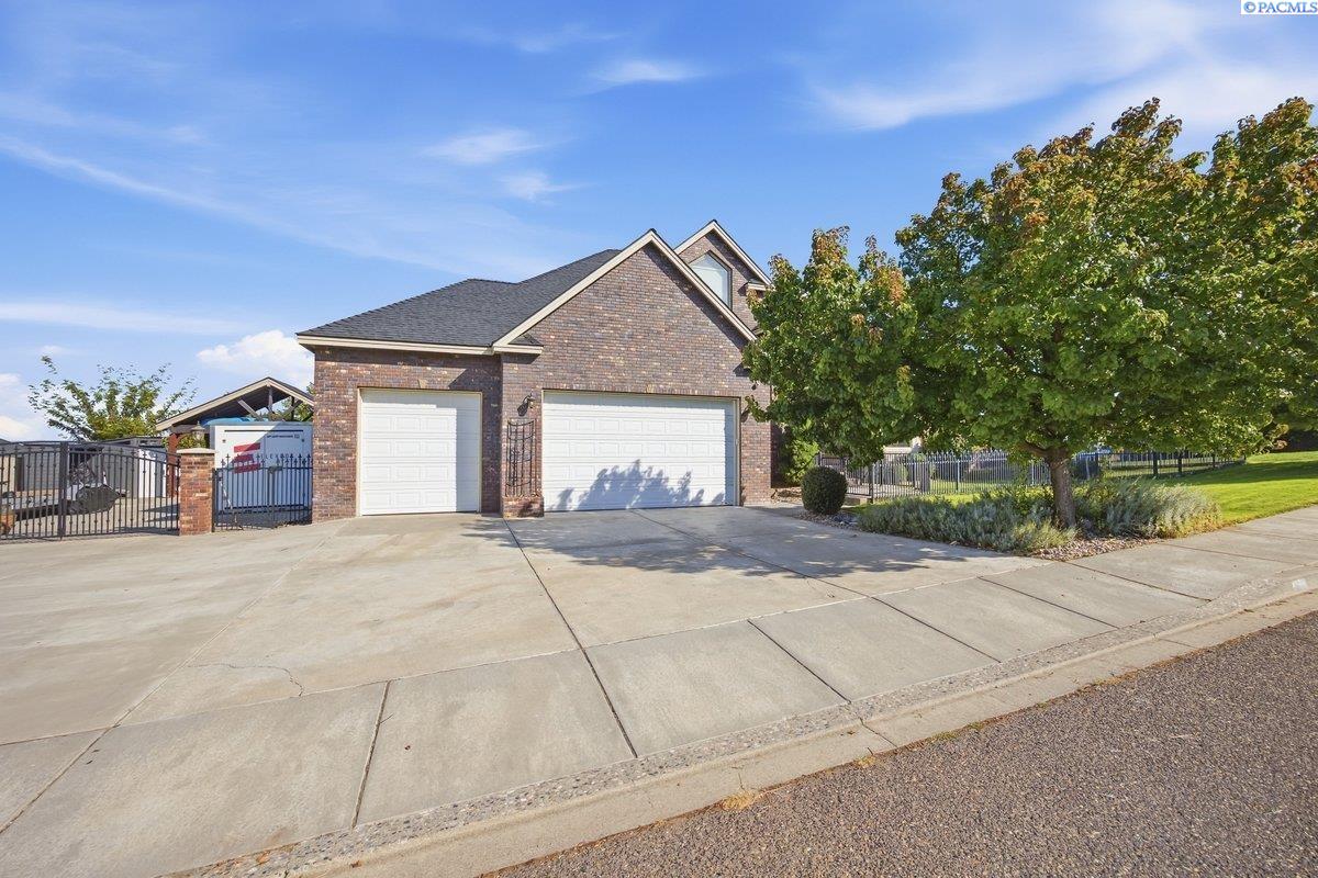 4607 Adobe Dr