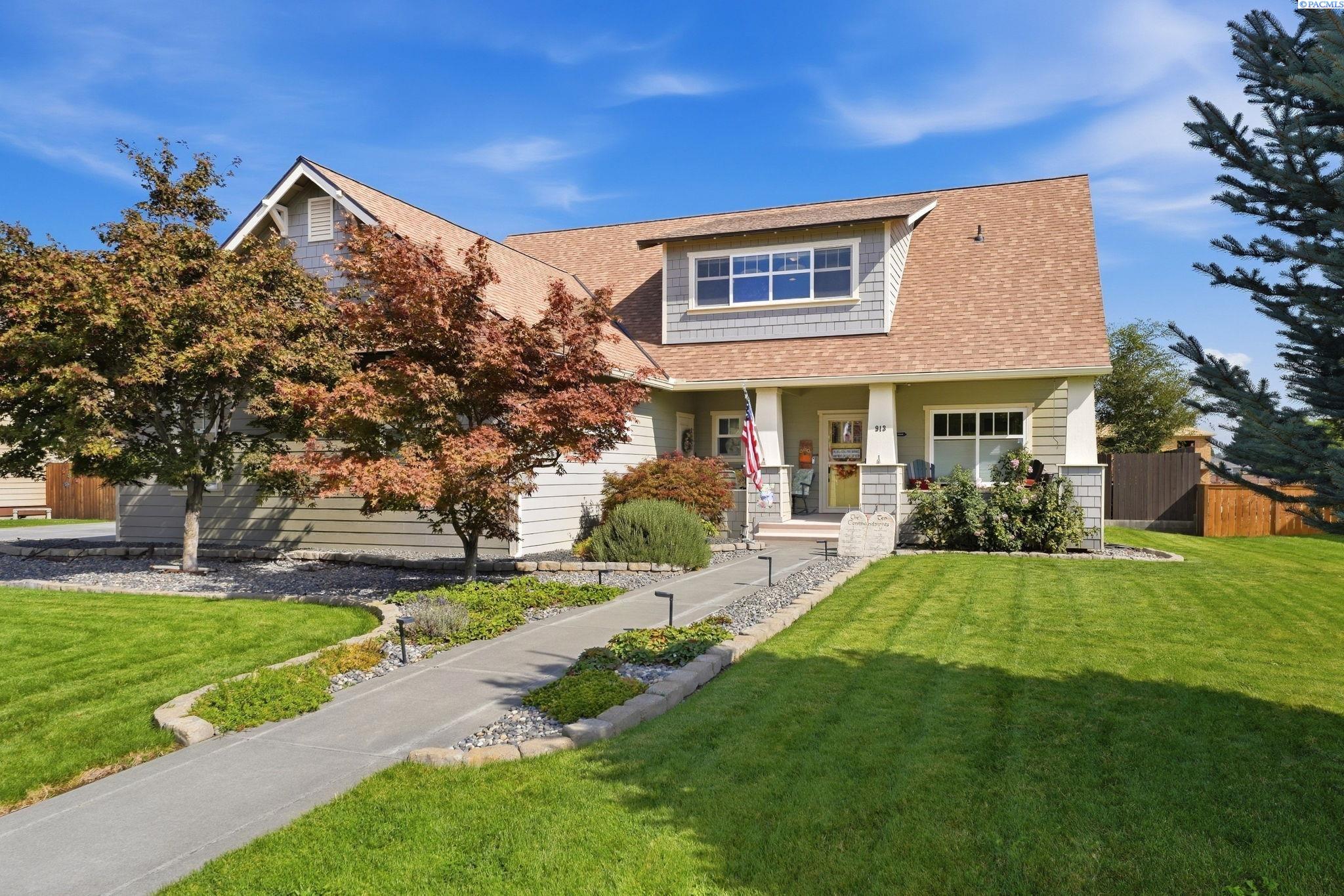 913 Christopher Ln