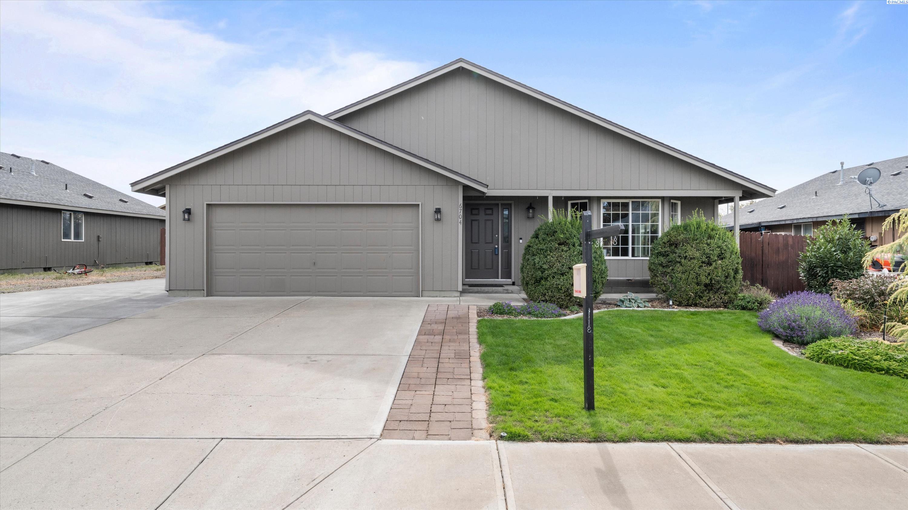 6704 Comiskey Dr.