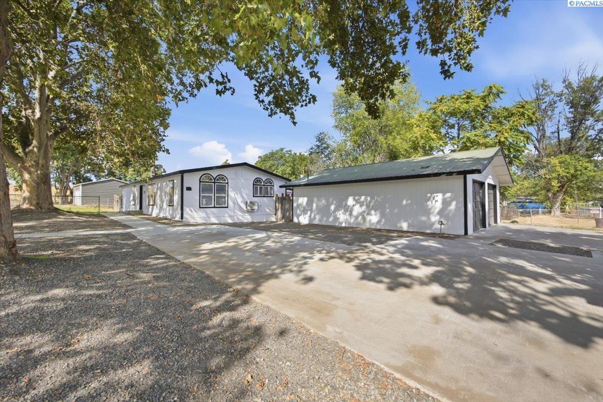 1003 N 61st Ave.
