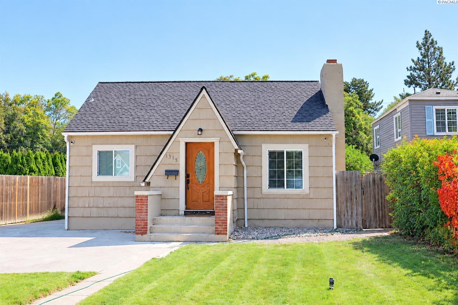 1315 W Kennewick Ave