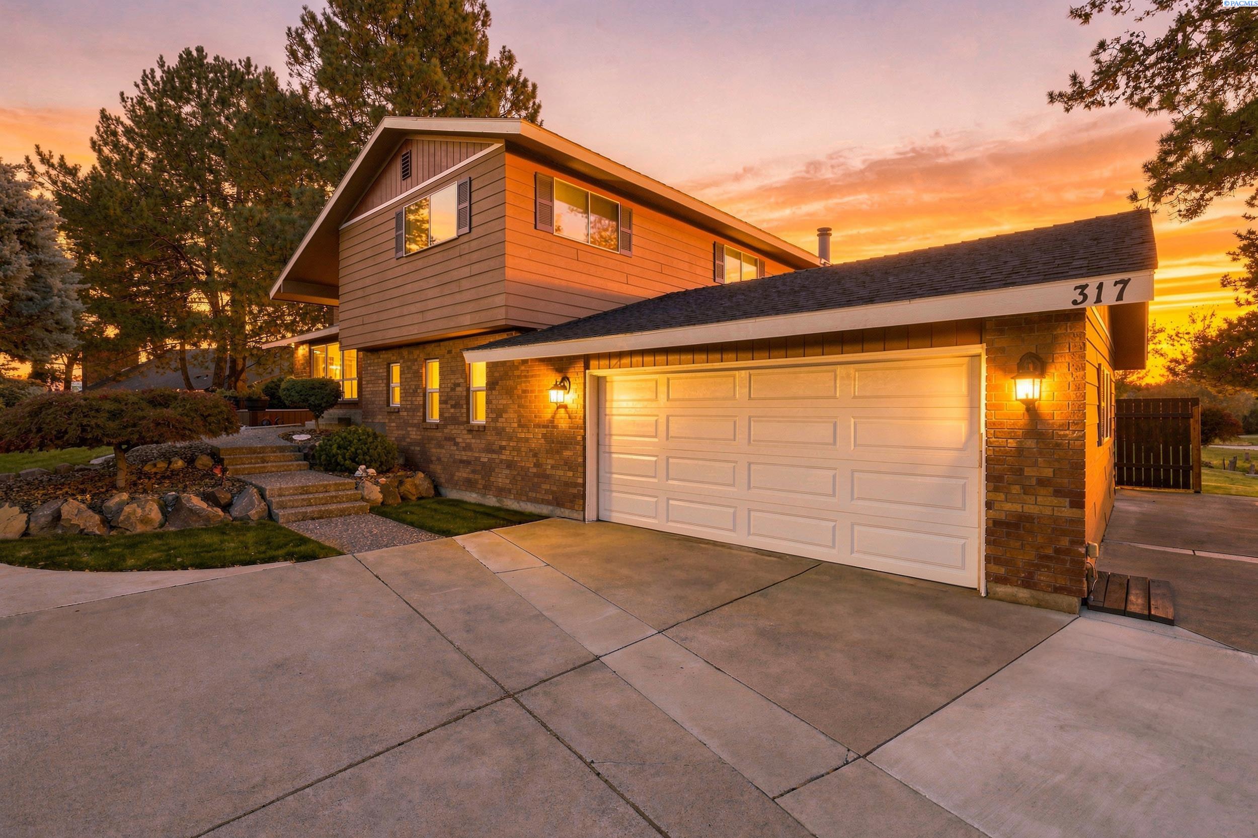 317 Pinetree Ct