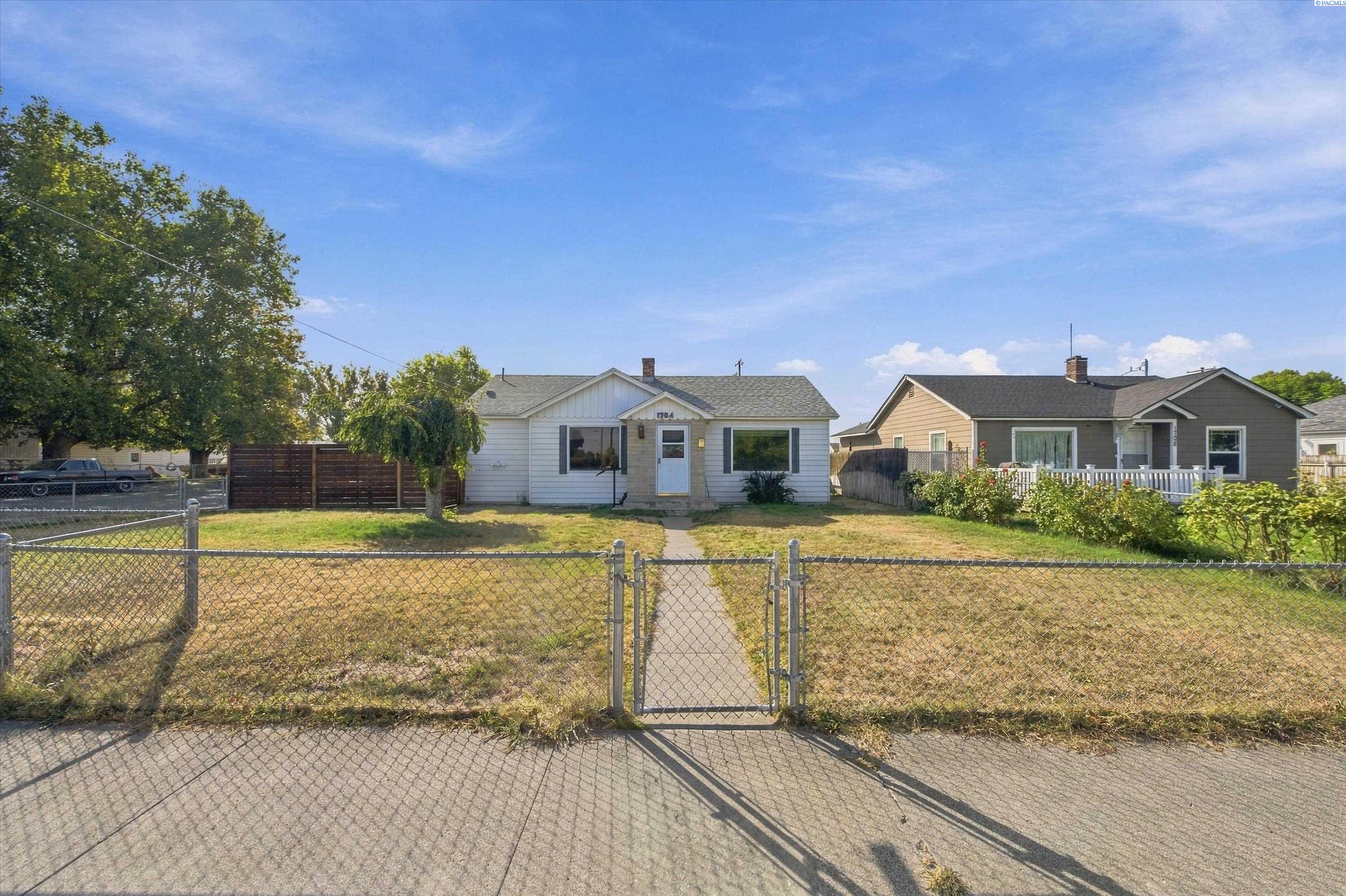 1704 W Yakima St