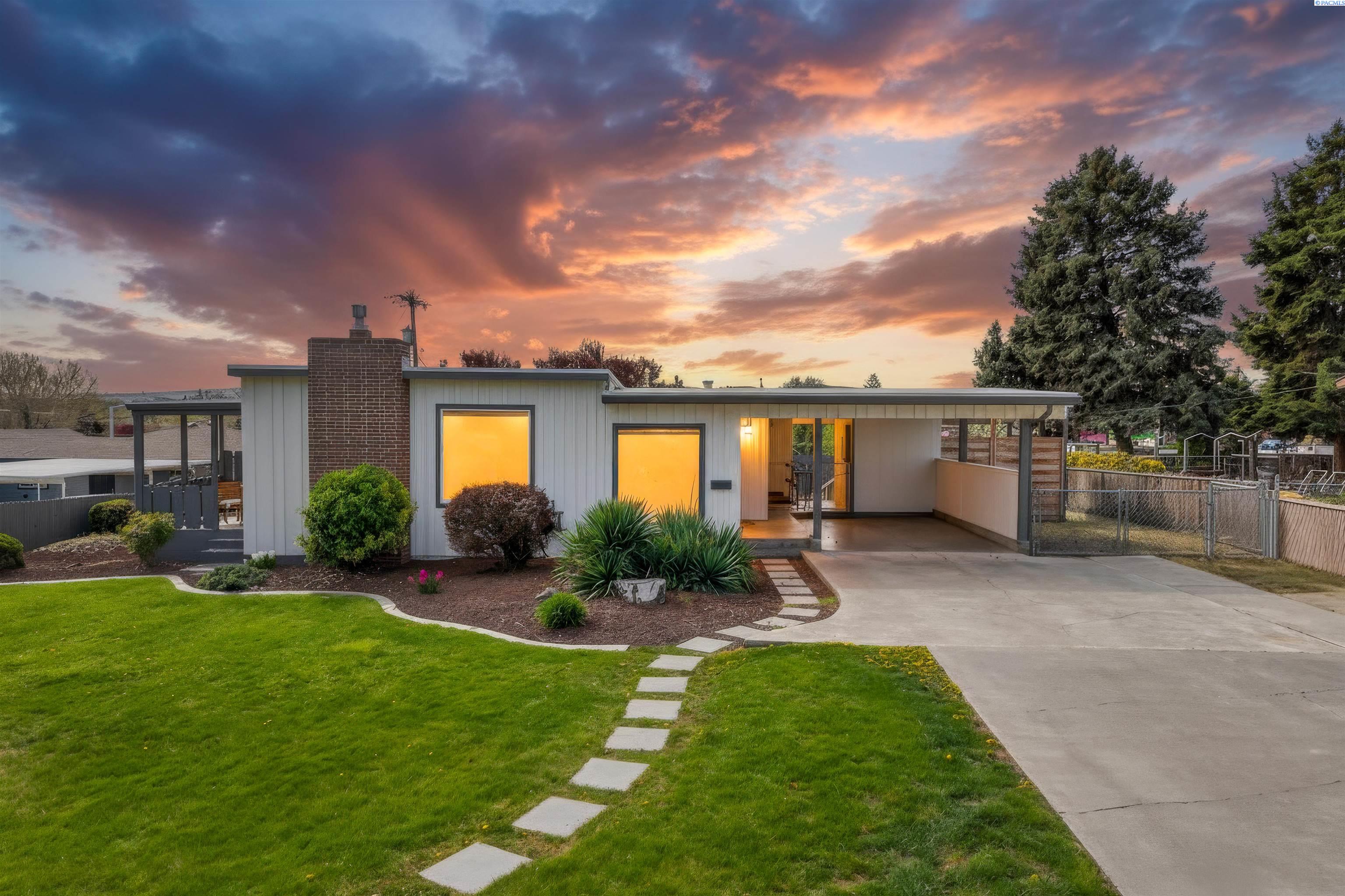 4209 W Albany