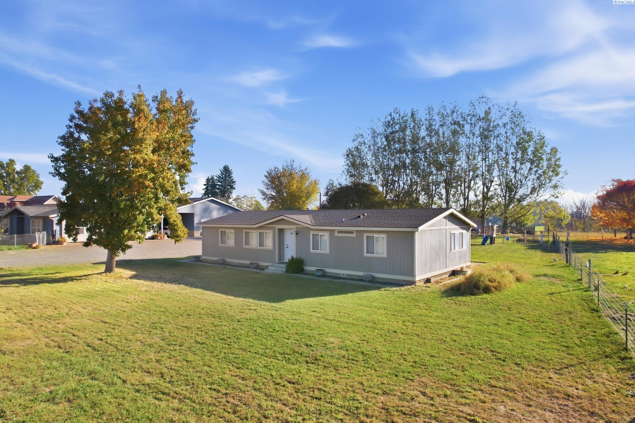 1211 Maple Grove Rd