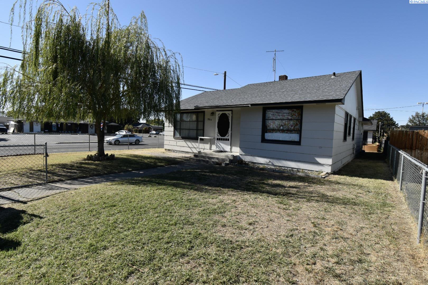 904 N 15th Ave