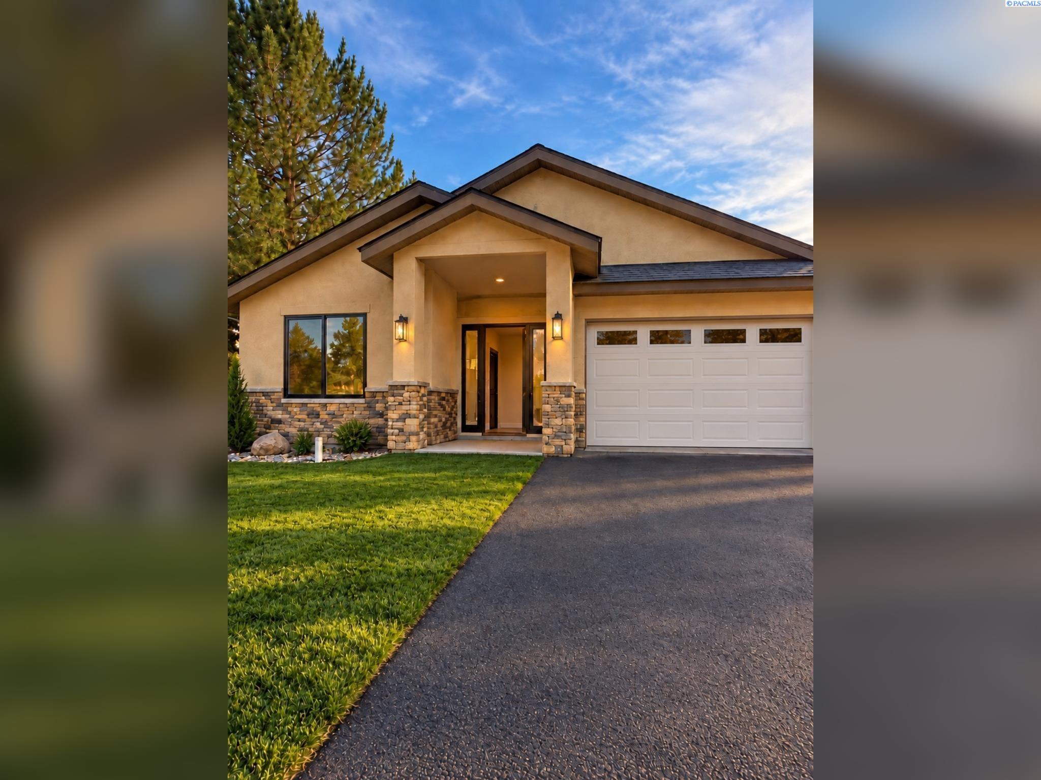 2539 Prestwick Dr