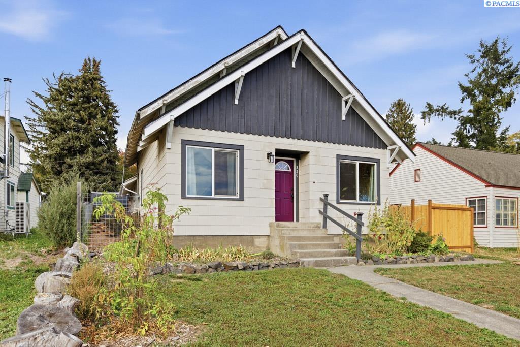 220 W Alder st