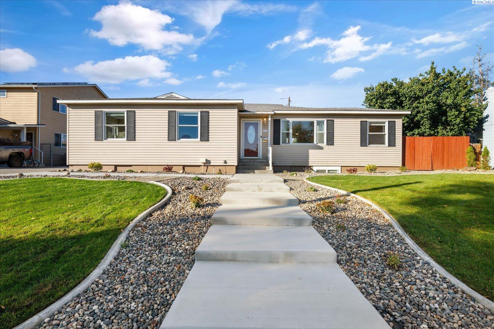 1611 Judson Ave