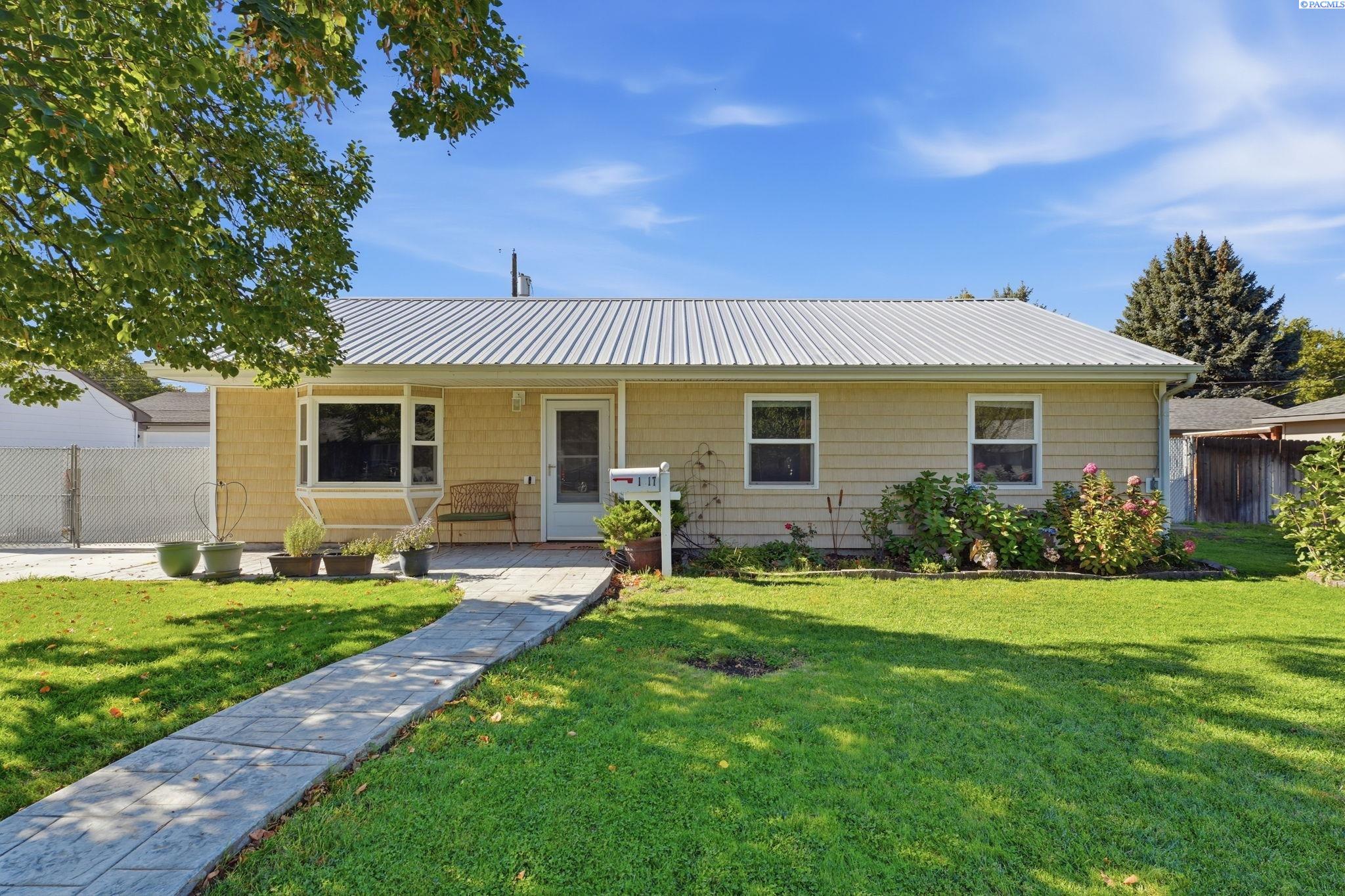 1217 Cedar Ave