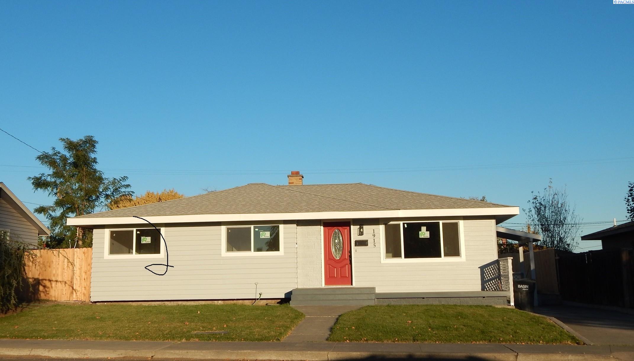 1915 N 19th Ave