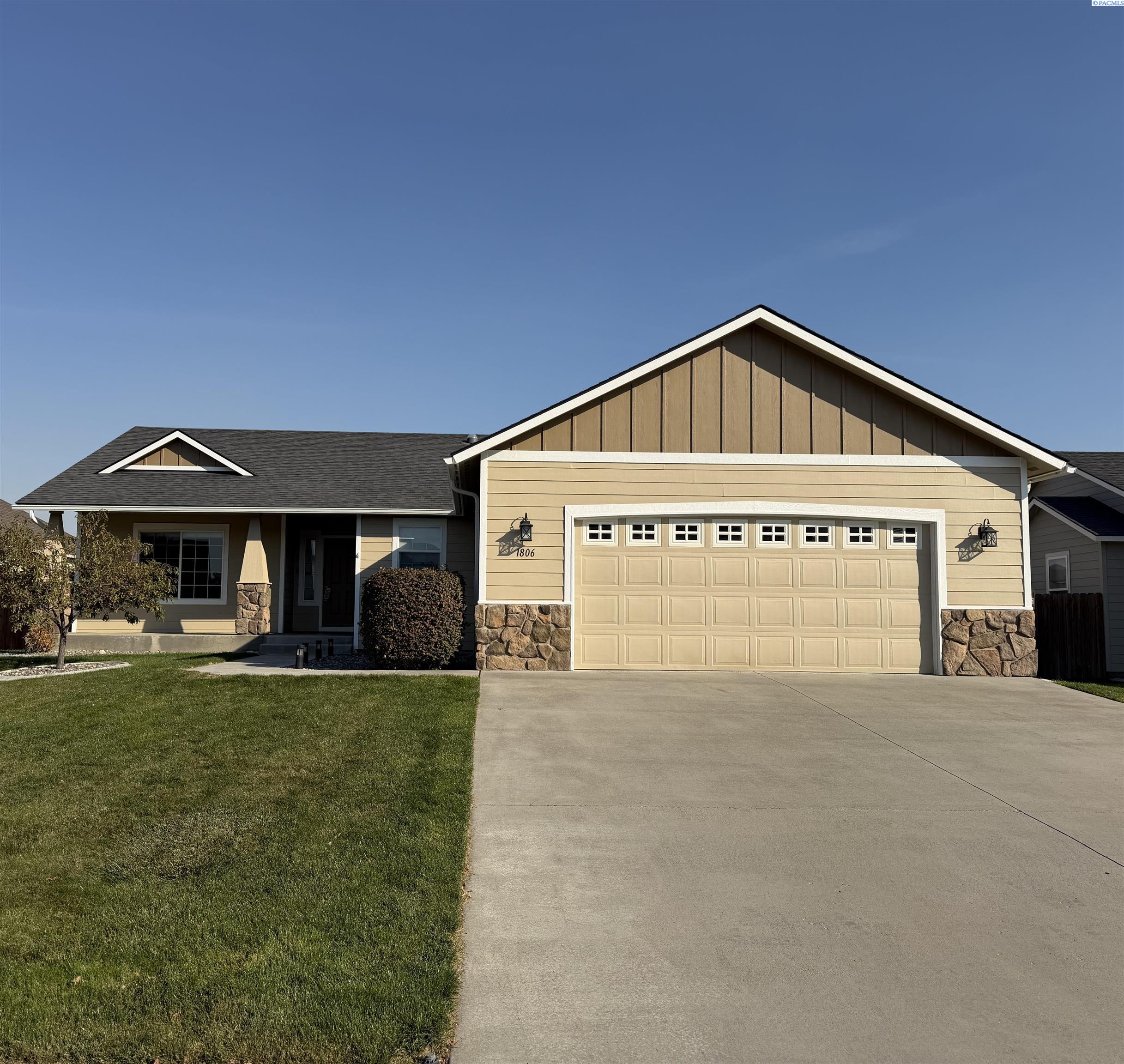 1806 Wallace Ct.