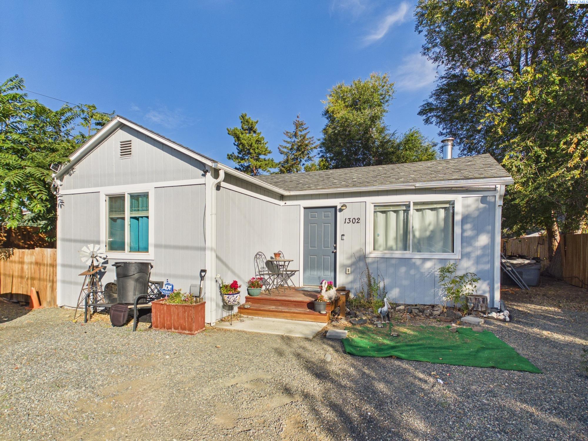 1302 Arkansas Ave
