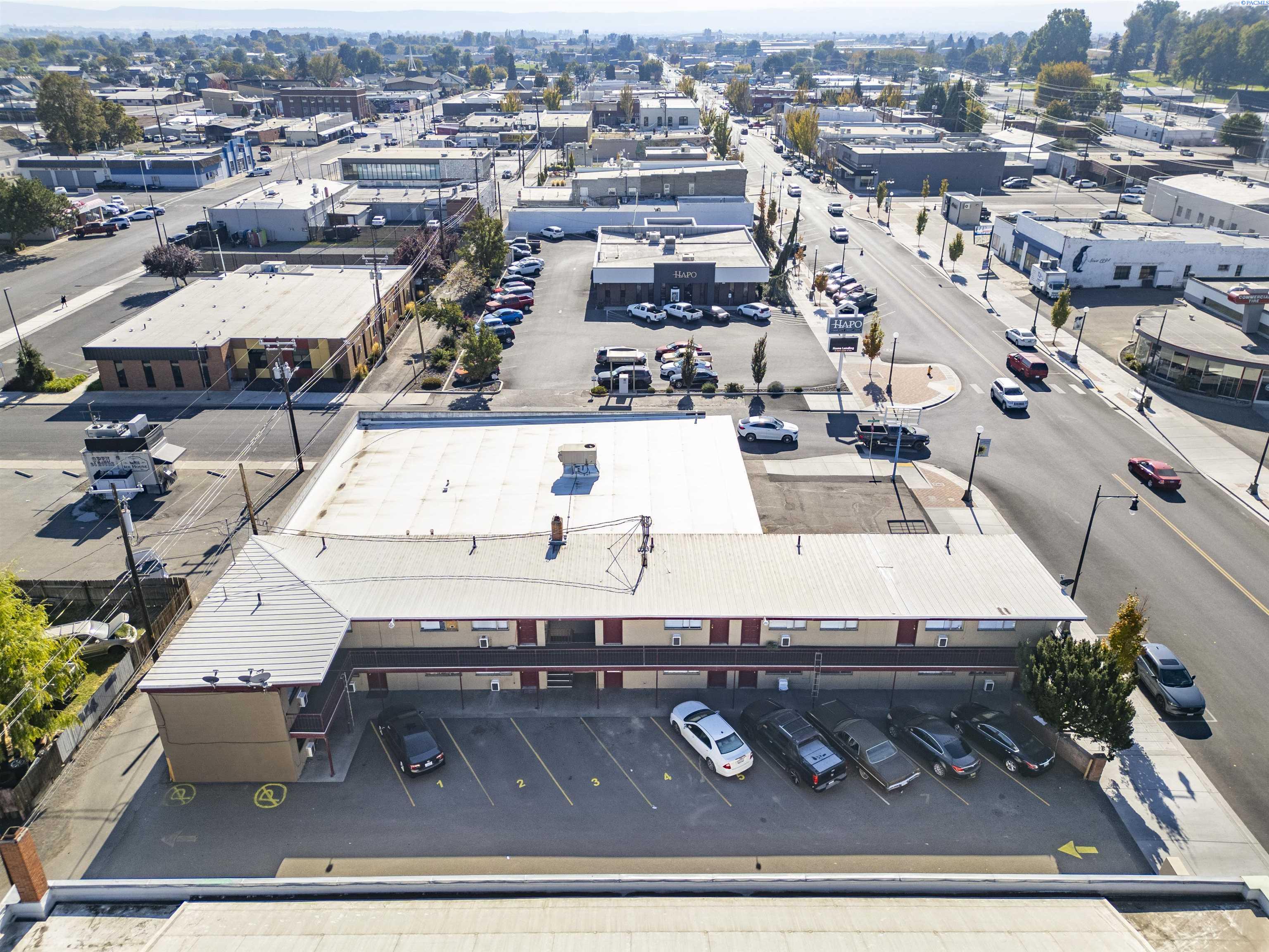216 S 6th Ave