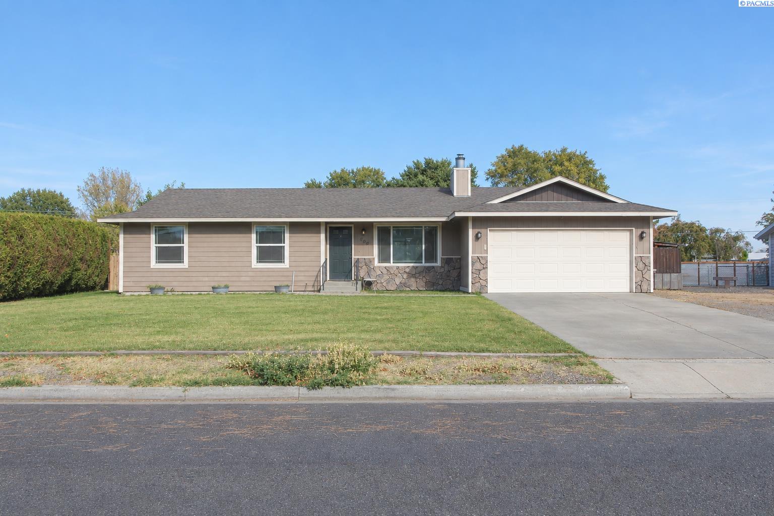 706 W 45th Place