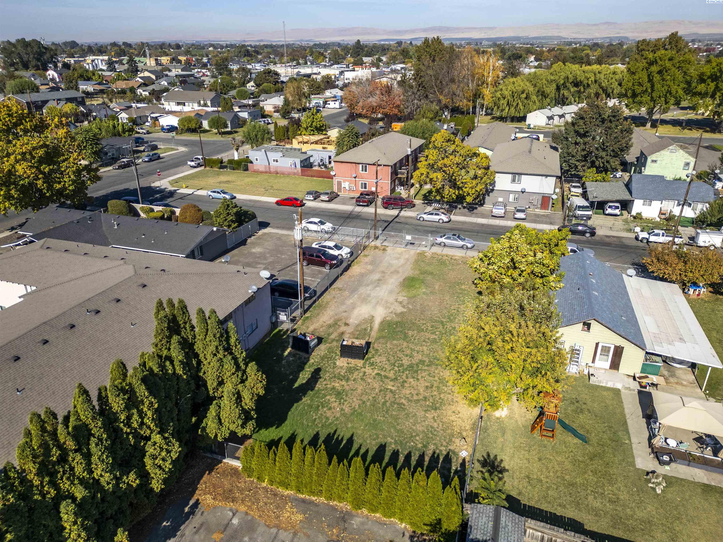 1311 E Gregory Ave