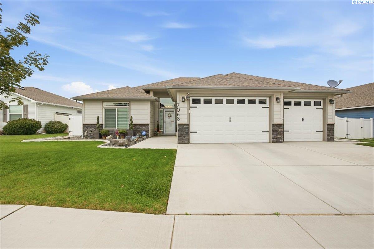 7068 W 31st Pl