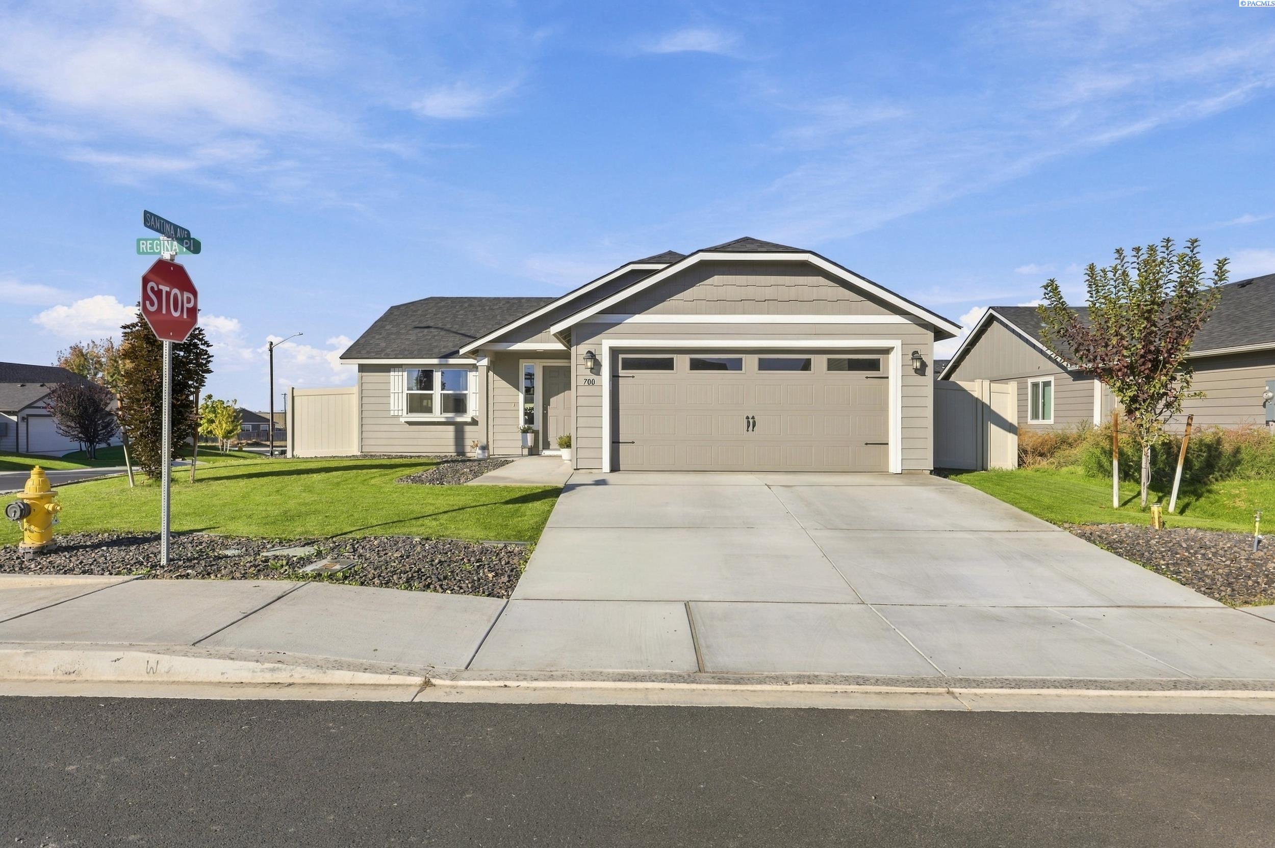 700 Regina Pl