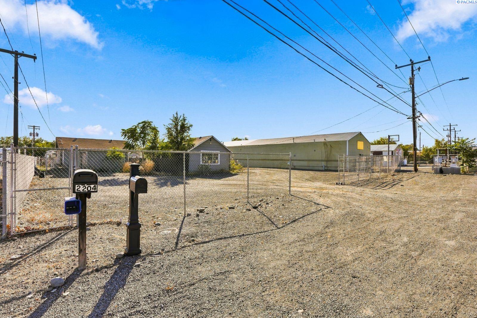 2204 Fruitvale Blvd